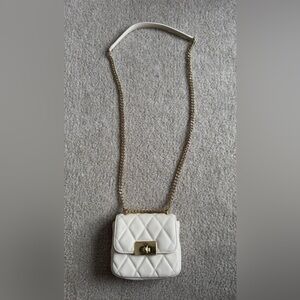 Kate Spade Chic Cream Quilted Crossbody Bag with Gold Chain